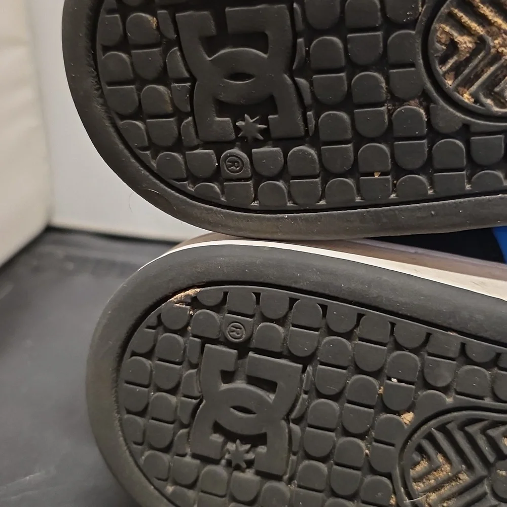 DC Shoes Manteca 4 V Low-top Kids' Sneakers in Black, Blue, and White Size 6 - Picture 10 of 14